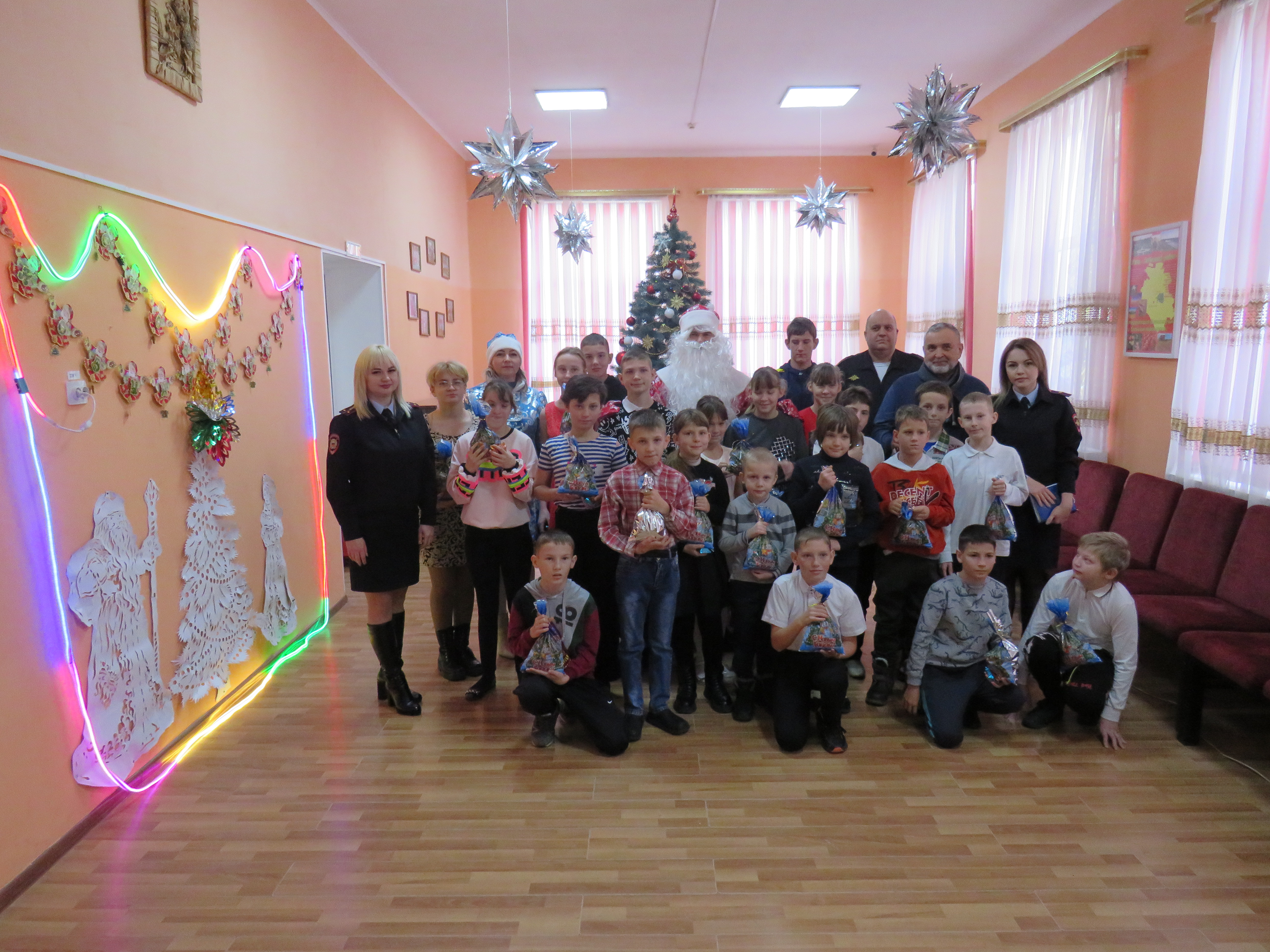 Усть-Лабинский район присоединился к Всероссийской акции «Полицейский Дед Мороз»