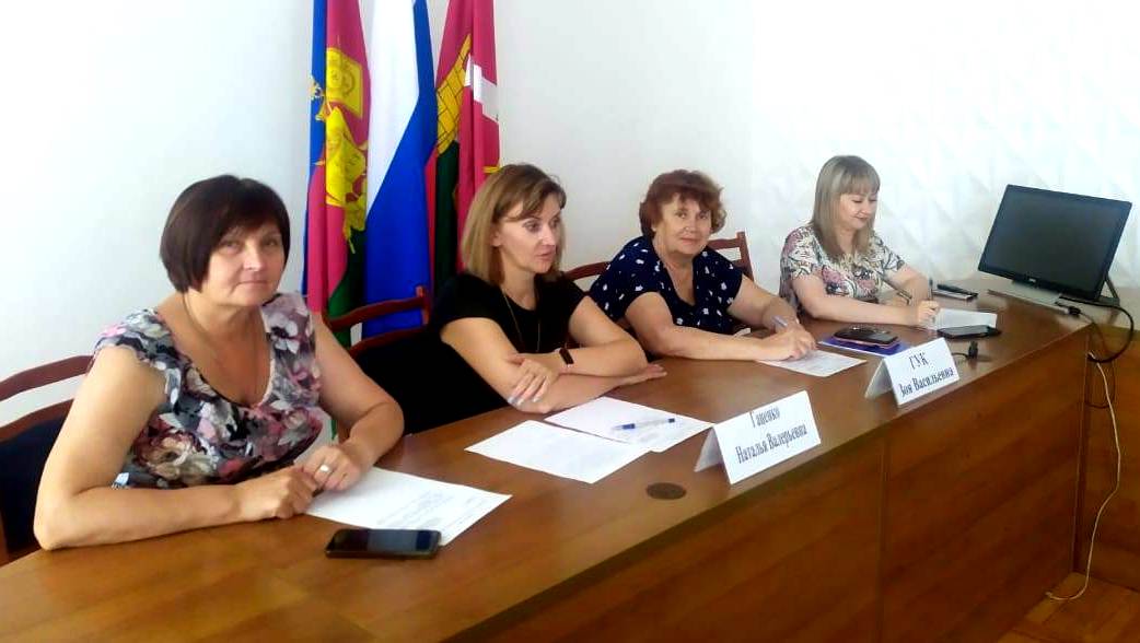 Состоялся круглый стол с председателями профсоюзных организаций Усть-Лабинского района