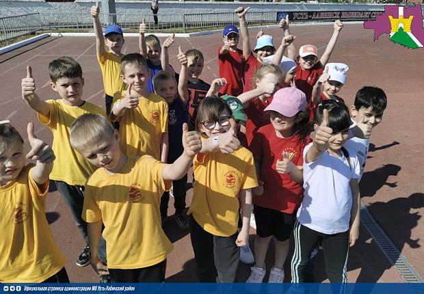 Учащиеся школ Усть-Лабинского района продолжают активно участвовать в выполнении нормативов комплекса ГТО