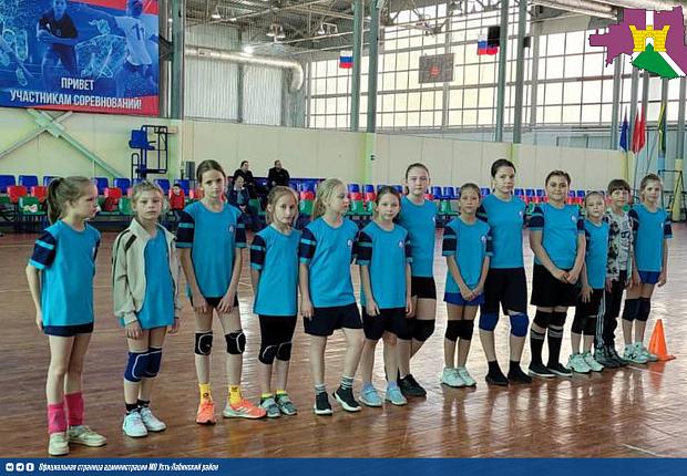 Юные воспитанники спортивной школы «Олимп» завоевали бронзовые медали по в финале детской гандбольной лиги
