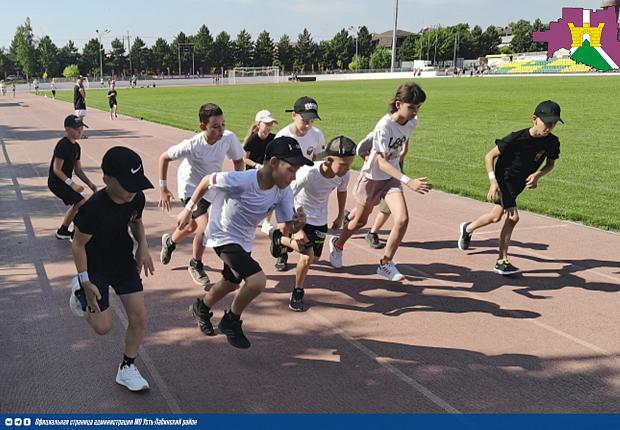 Воспитанники Усть-Лабинского бойцовского клуба «Антей» массово выполнили нормативы ГТО