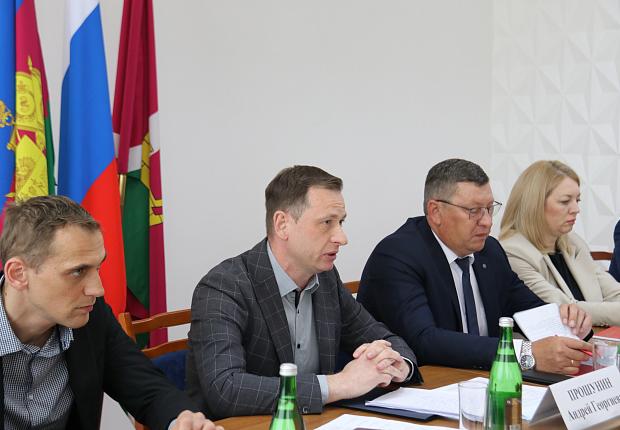 Министр ТЭК и ЖКХ Андрей Прошунин посетил Усть-Лабинский район