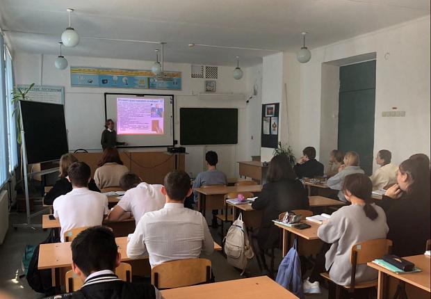 В образовательных учреждениях Усть-Лабинского района прошли занятия, посвященные избирательному праву в Российской Федерации в рамках Дня молодого избирателя