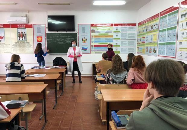 Усть-Лабинским студентам рассказали о вреде алкоголя