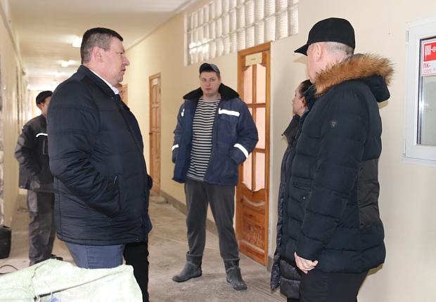 В зданиях Усть-Лабинской ЦРБ ремонтируют помещения