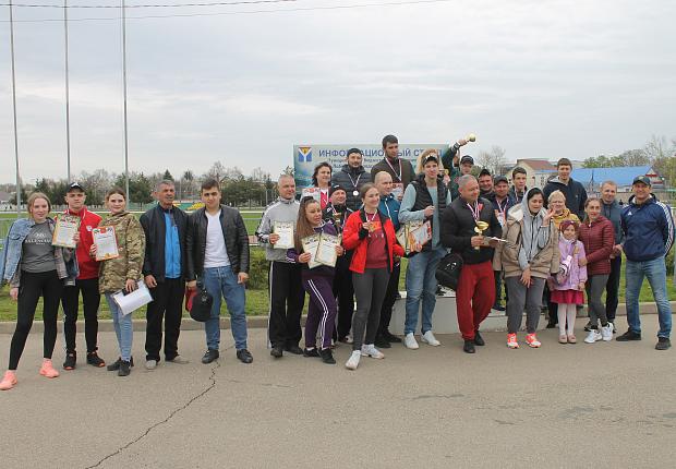 В Усть-Лабинском районе прошёл чемпионат по силовому троеборью 