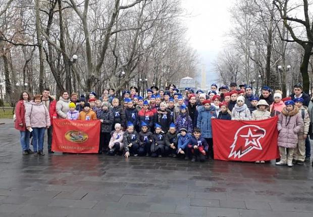 Усть-лабинские школьники приняли участие в акции "Бескозырка" в Новороссийске