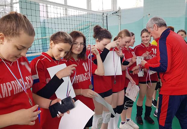 Первенство по волейболу среди девочек 2007 года рождения и младше прошло в станице Кирпильской.