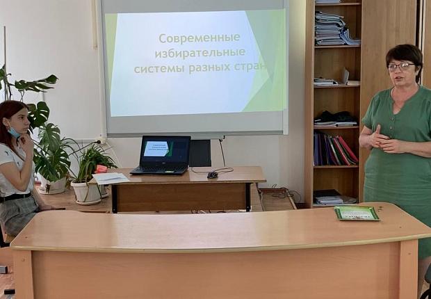 Усть-лабинским студентам рассказали о важности участия в выборах