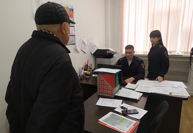 Валерий Латынин проверил работу подразделения УУП и ПДН