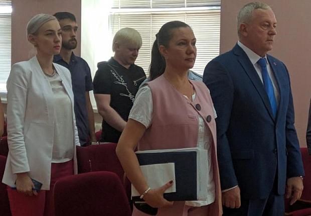 Алексей Гедзь вручил первые паспорта юным усть-лабинцам