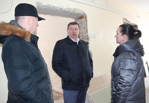 В зданиях Усть-Лабинской ЦРБ ремонтируют помещения