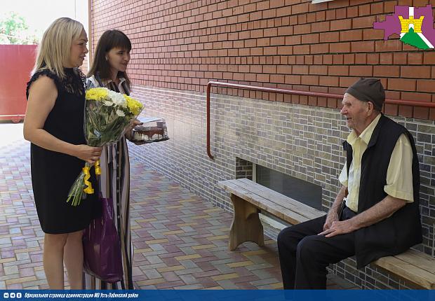 Сегодня свое 95-летие отмечает труженик тыла Сергей Александрович Сомов